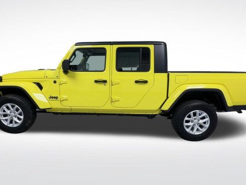 Used 2023 Jeep Gladiator Sport AWD/4WD image 5