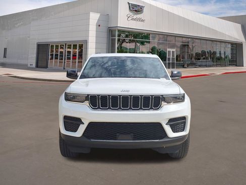 Used 2024 Jeep Grand Cherokee Laredo X RWD image 2