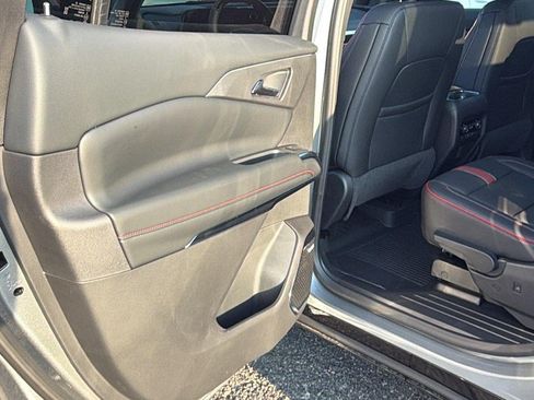 New 2027 Chevrolet Traverse RS w/ LPO, Floor Liner Package FWD image 17