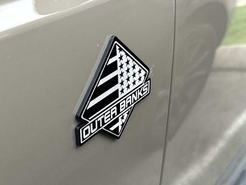 Used 2025 Ford Bronco Outer Banks AWD/4WD image 9