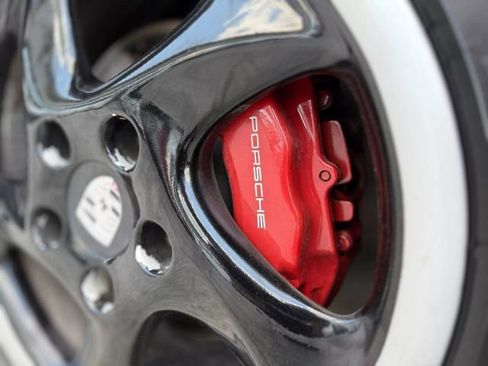 Used 2001 Porsche 911 Carrera 4 image 23