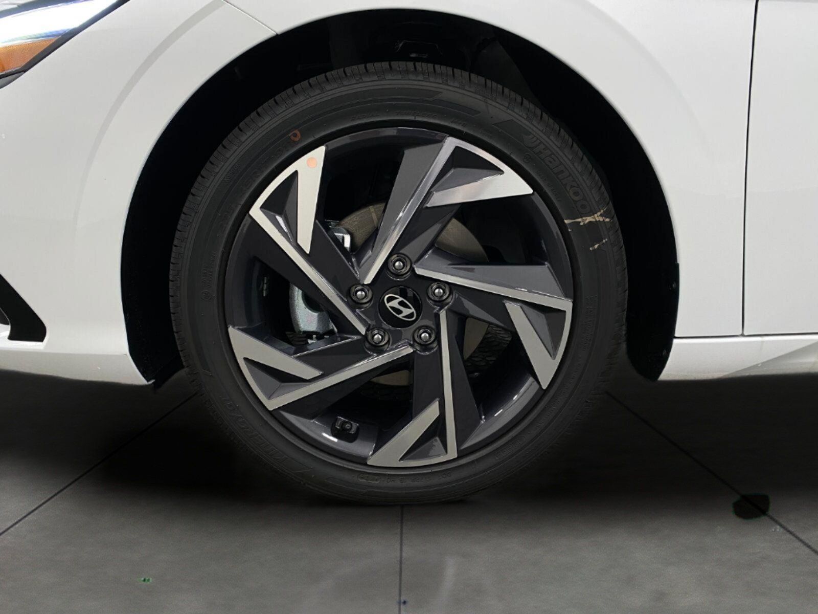 New 2026 Hyundai Elantra Limited FWD image 11