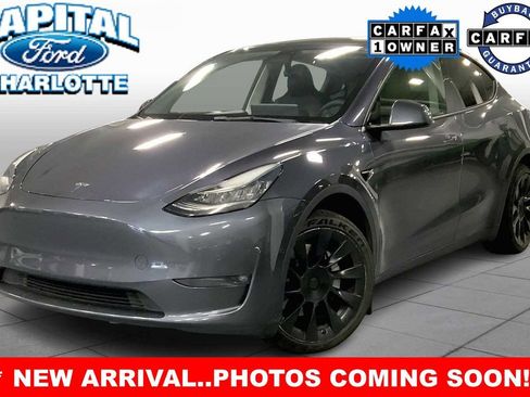 Used 2022 Tesla Model Y Long Range image 2