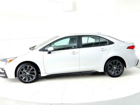Certified 2024 Toyota Corolla SE FWD image 3