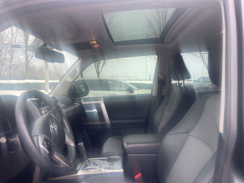 Used 2019 Toyota 4Runner SR5 image 6