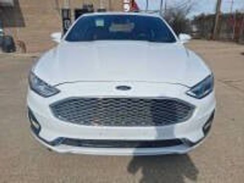 Used 2020 Ford Fusion Titanium image 2