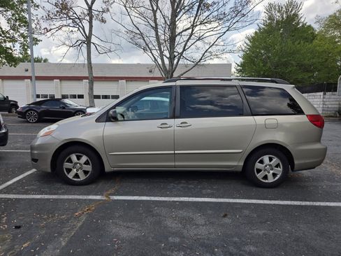 Used 2008 Toyota Sienna LE image 3