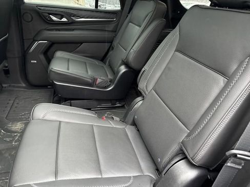 Used 2023 GMC Yukon Denali image 9