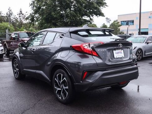 Used 2019 Toyota C-HR Limited FWD image 11