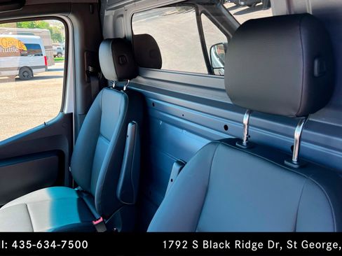 Used 2025 Mercedes-Benz Sprinter 2500 image 15
