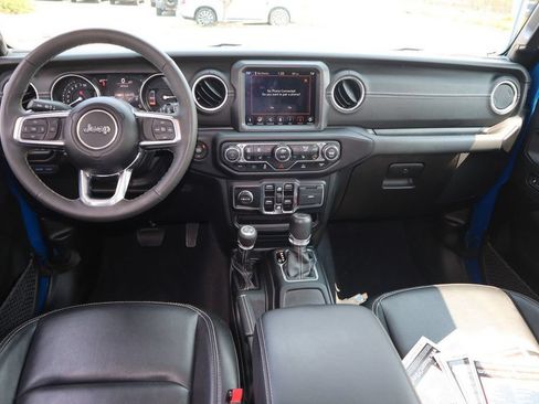 Used 2023 Jeep Wrangler Unlimited Sahara w/ Cold Weather Group AWD/4WD image 17