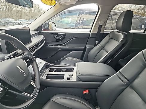 New 2026 Lincoln Aviator AWD w/ Jet Appearance Package image 6
