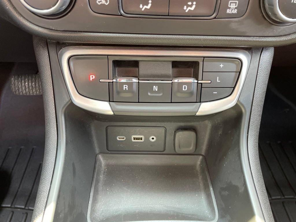 Used 2024 GMC Terrain SLE w/ Elevation Edition FWD image 21
