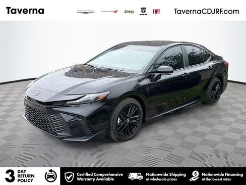 Used 2026 Toyota Camry SE FWD image 1