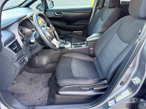 Used 2022 Nissan Leaf S image 16