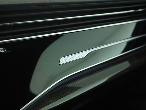 Certified 2023 Audi SQ7 Prestige AWD/4WD image 31