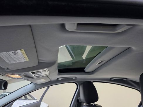 Used 2014 Jaguar XF RWD image 37