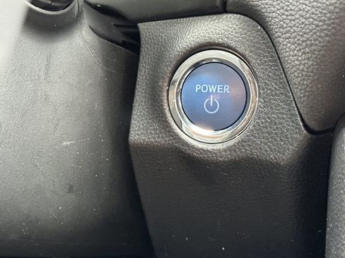 Used 2022 Toyota RAV4 XLE Premium AWD/4WD image 22