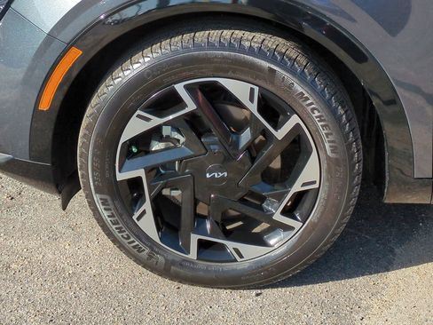 Certified 2023 Kia Sportage SX image 11