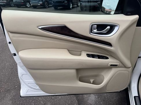 Used 2013 INFINITI JX35 AWD w/ Premium Pkg image 16