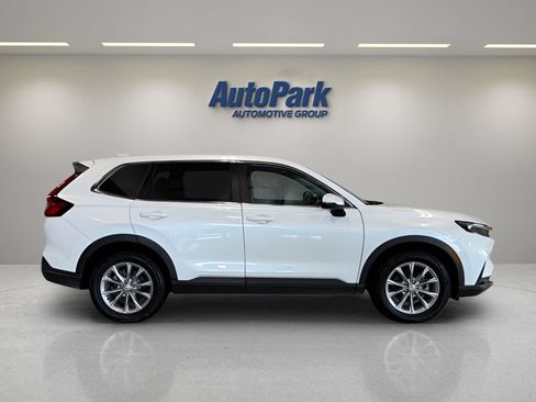 Used 2023 Honda CR-V EX image 8