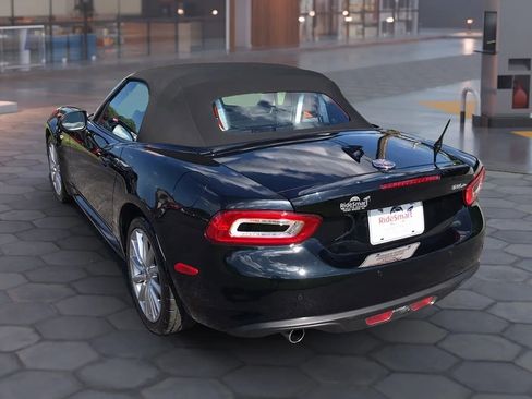 Used 2017 FIAT 124 Spider Lusso RWD image 16
