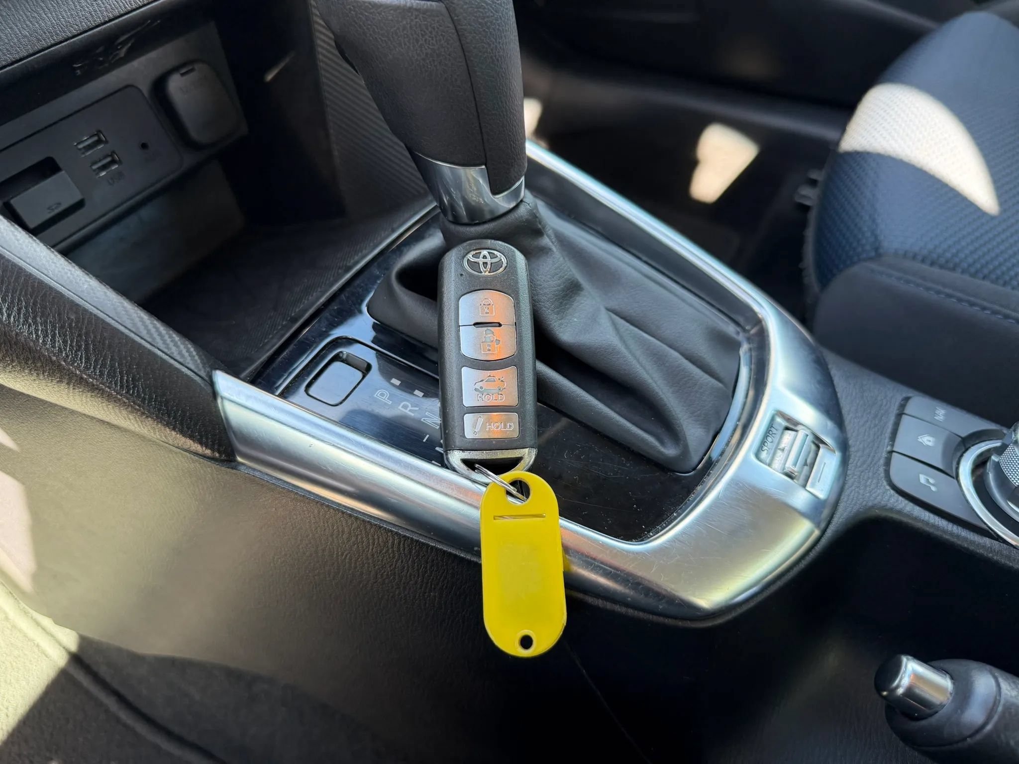 Used 2019 Toyota Yaris LE FWD image 2