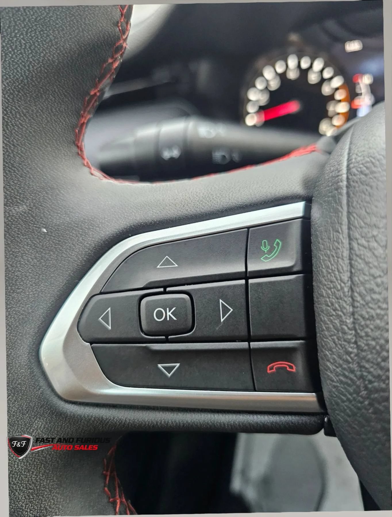 Used 2025 Jeep Compass Trailhawk AWD/4WD image 15