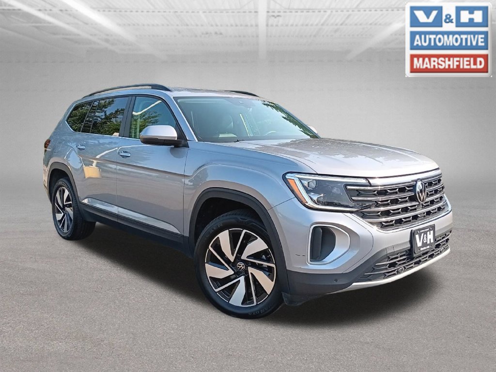 Used 2025 Volkswagen Atlas SE AWD/4WD image 2
