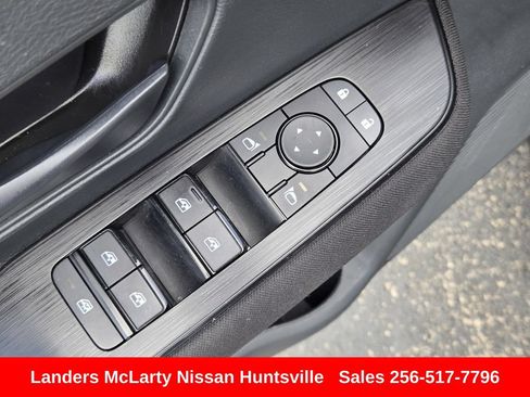 Used 2025 Nissan Kicks S AWD/4WD image 21