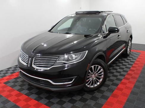 Used 2016 Lincoln MKX Select w/ Select Plus Package AWD/4WD image 4