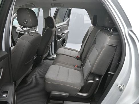 Used 2018 Chevrolet Traverse LS image 14