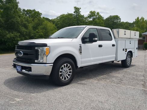 Used 2017 Ford F250 XL w/ Power Equipment Group RWD image 6