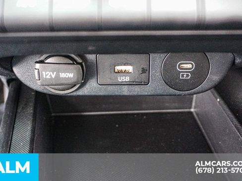 Used 2025 Hyundai Elantra SE image 40