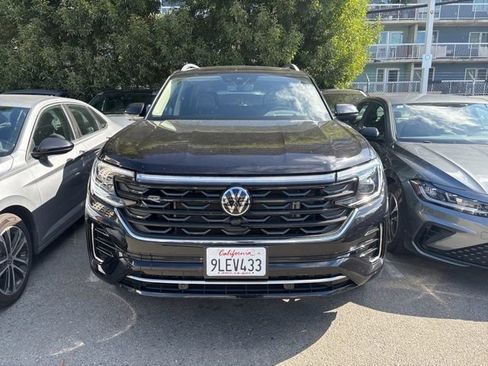 Certified 2024 Volkswagen Atlas SEL Premium R-Line image 8