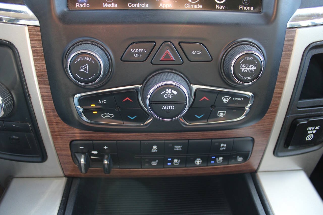 Used 2015 RAM 3500 Laramie w/ Black Appearance Group AWD/4WD image 28