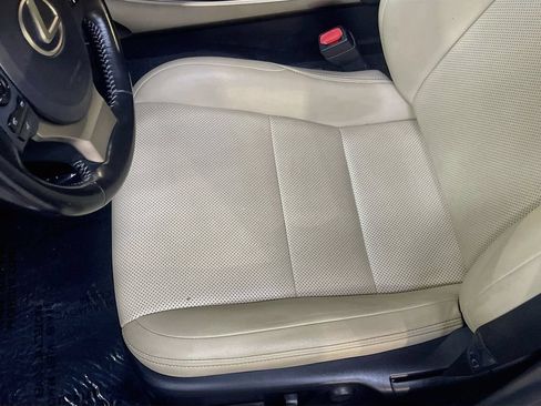Used 2016 Lexus IS 200t RWD image 18