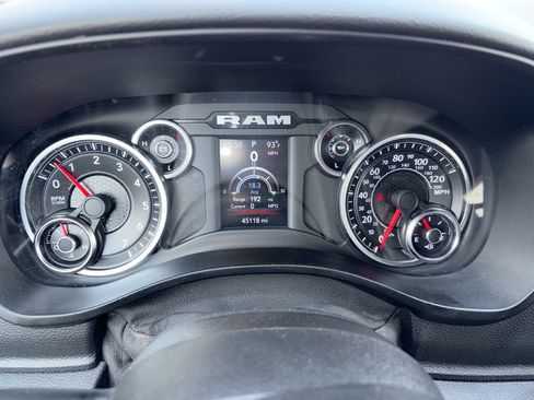 Used 2022 RAM 1500 Big Horn AWD/4WD image 9