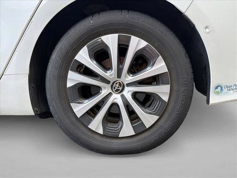 Used 2021 Toyota Prius Prime Limited FWD image 8