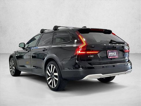 Used 2025 Volvo V90 B6 Cross Country Plus w/ Protection Package Premier AWD/4WD image 13