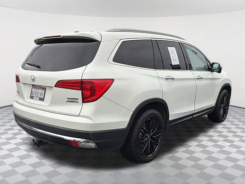 Used 2018 Honda Pilot Touring image 5