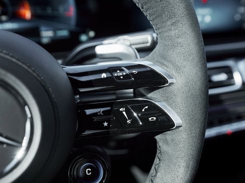 Used 2024 Mercedes-Benz GLS 63 AMG 4MATIC image 60