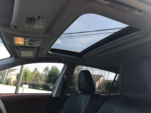 Used 2013 Toyota RAV4 Limited image 30