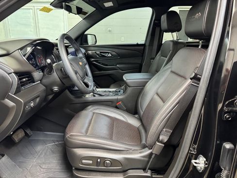 Used 2023 Chevrolet Traverse High Country AWD/4WD image 14