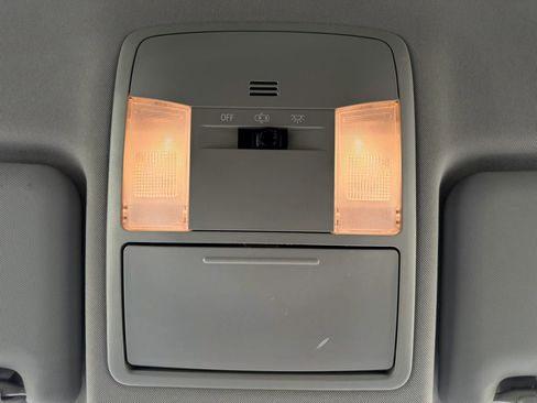 Used 2018 Toyota RAV4 LE w/ All Weather Liner Package FWD image 30