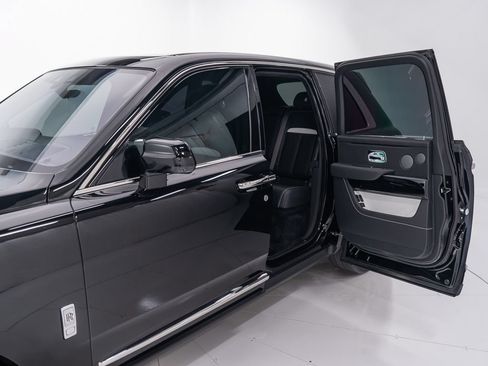 Certified 2022 Rolls-Royce Cullinan AWD/4WD image 20