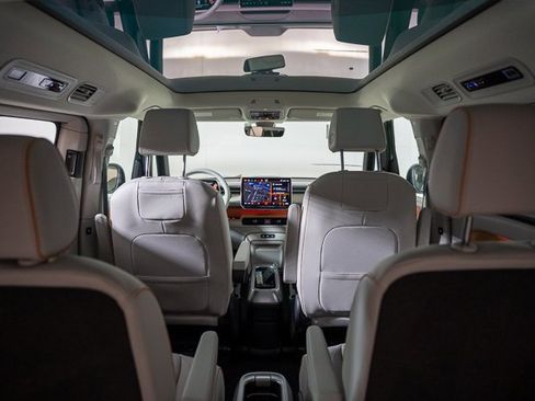 New 2025 Volkswagen ID. Buzz 1st Edition image 21