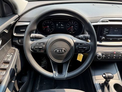Used 2017 Kia Sorento AWD image 14
