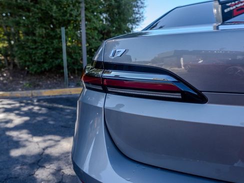 Used 2024 BMW i7 eDrive50 image 28