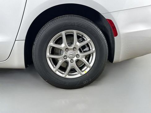 New 2026 Chrysler Pacifica Select image 30